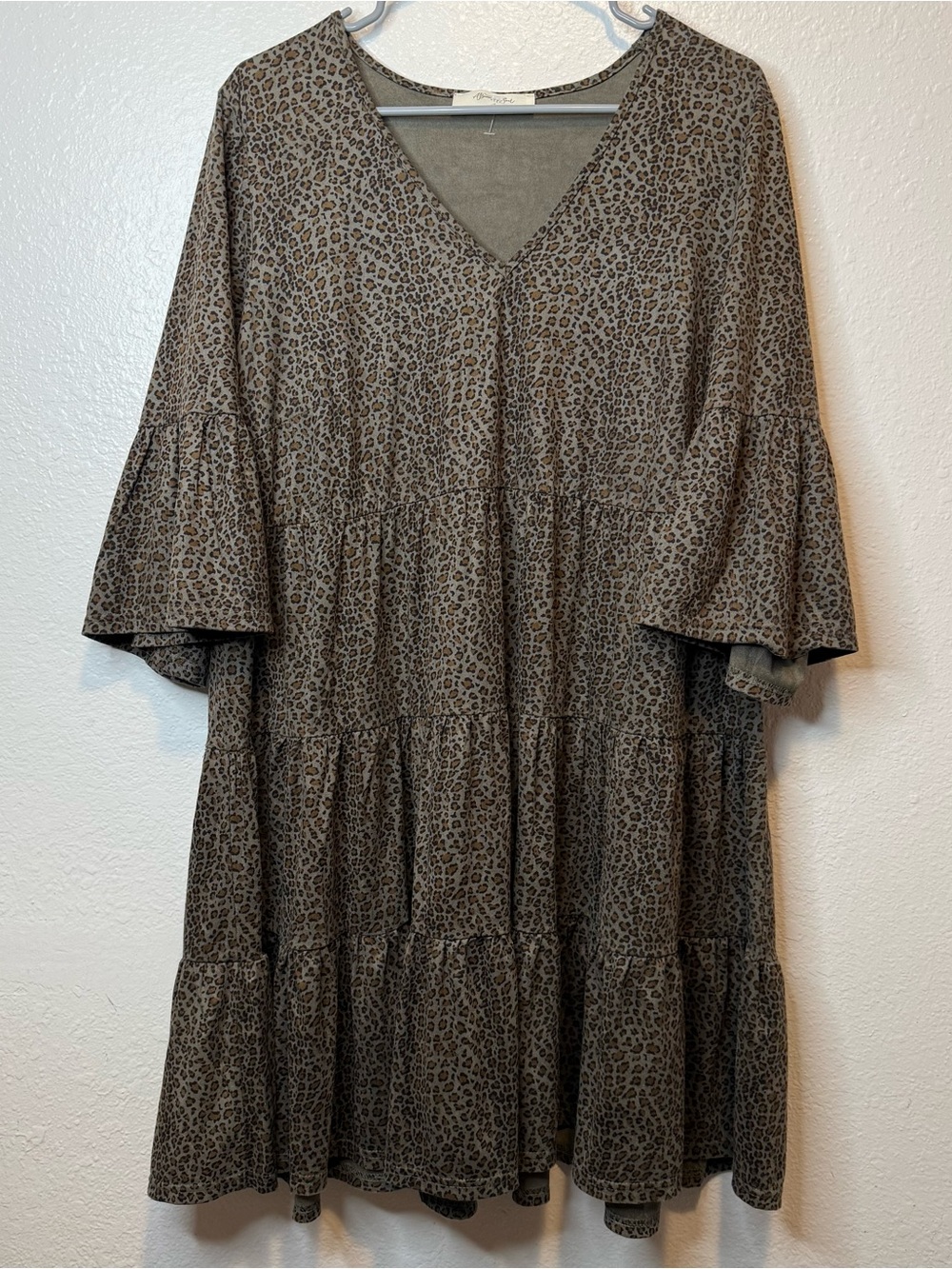 A Beautiful Soul Bell Sleeve Tiered Cheetah Leopard Print Dress Size A 14/16